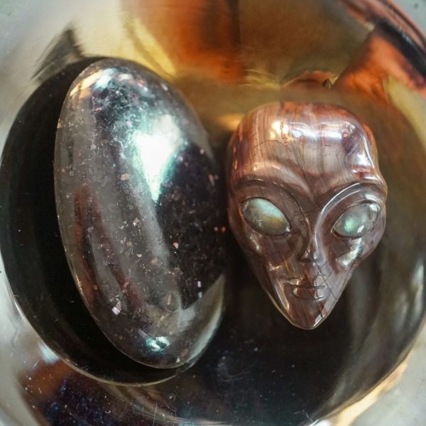 Nuummite Touchstone - Image 2