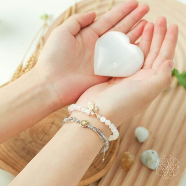 Golden Hand of Fortune - Bracelets of Wealth - Image 3