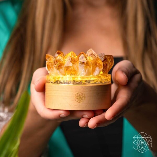 Turn My Life to Gold - Midas Citrine Lamp - Image 6